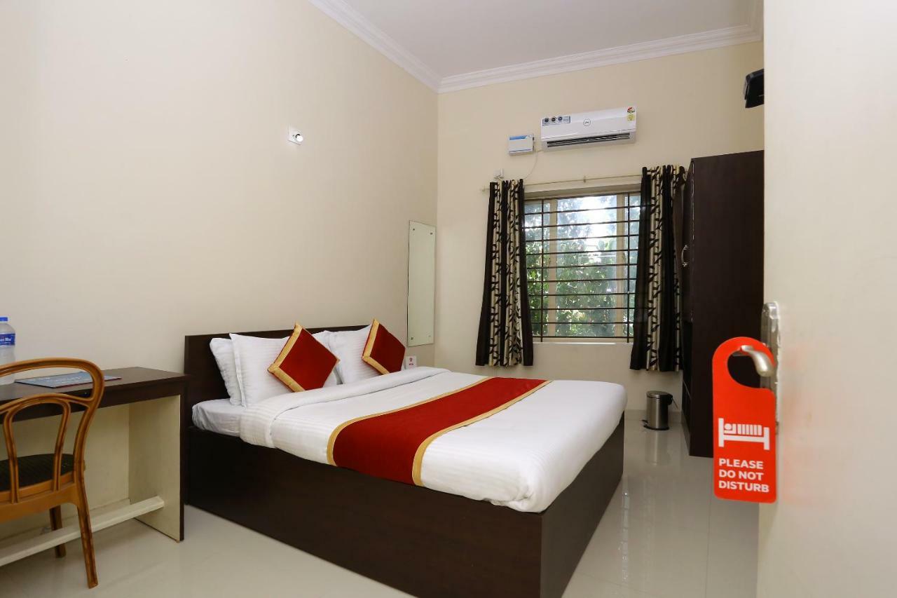 Oyo 9118 Saravana Inn تريفِندرم المظهر الخارجي الصورة