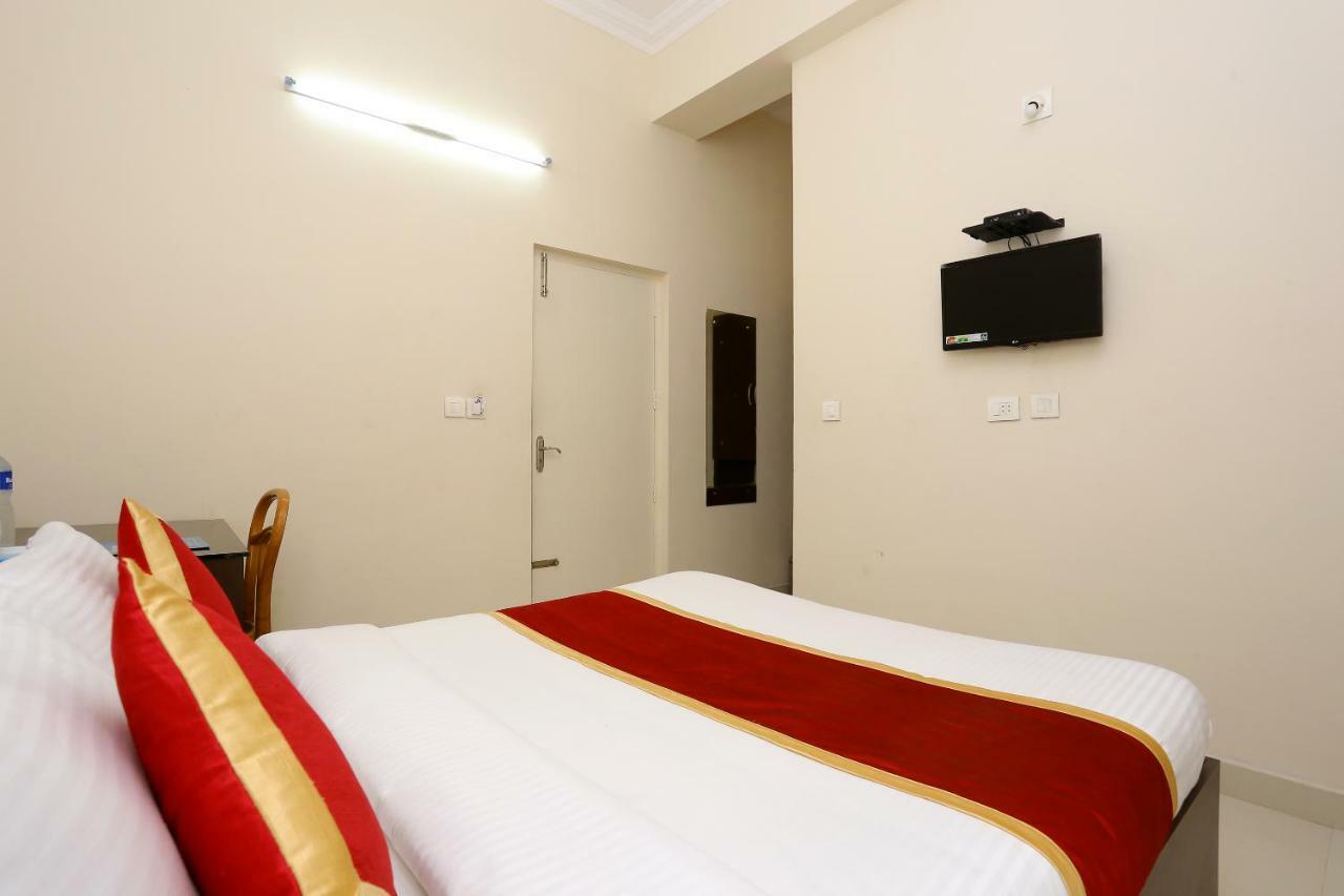 Oyo 9118 Saravana Inn تريفِندرم المظهر الخارجي الصورة