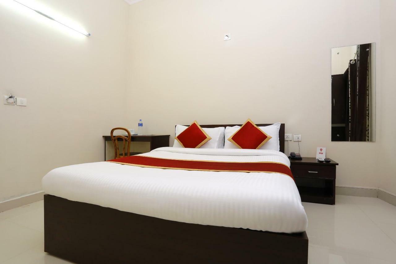 Oyo 9118 Saravana Inn تريفِندرم المظهر الخارجي الصورة